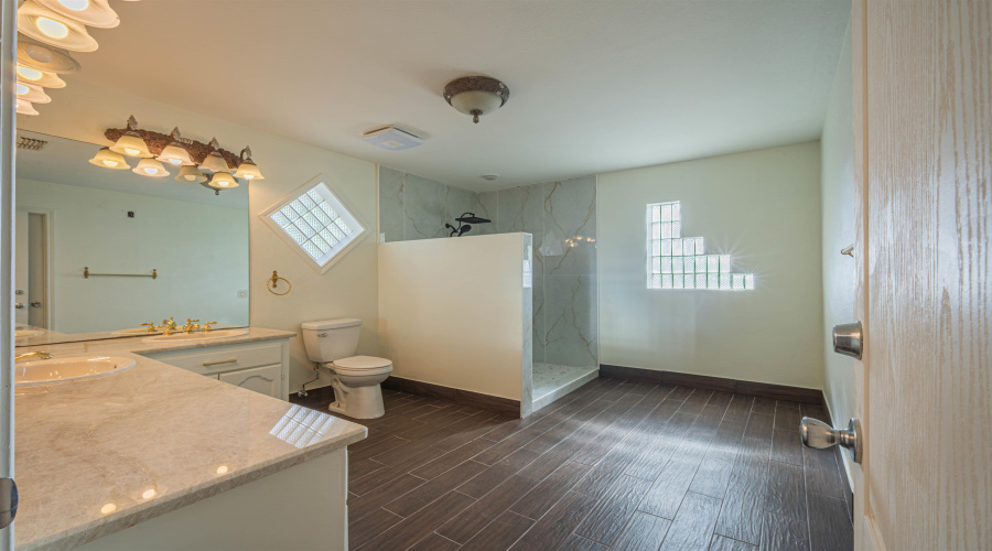 226 Sunset Lp, Laredo, Texas 78046, 3 Bedrooms Bedrooms, 6 Rooms Rooms,3 BathroomsBathrooms,Residential,For Rent,226 Sunset Lp,20262097