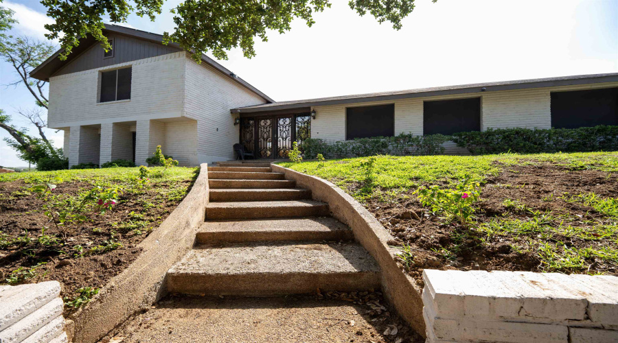226 Sunset Lp, Laredo, Texas 78046, 3 Bedrooms Bedrooms, 6 Rooms Rooms,3 BathroomsBathrooms,Residential,For Rent,226 Sunset Lp,20262097