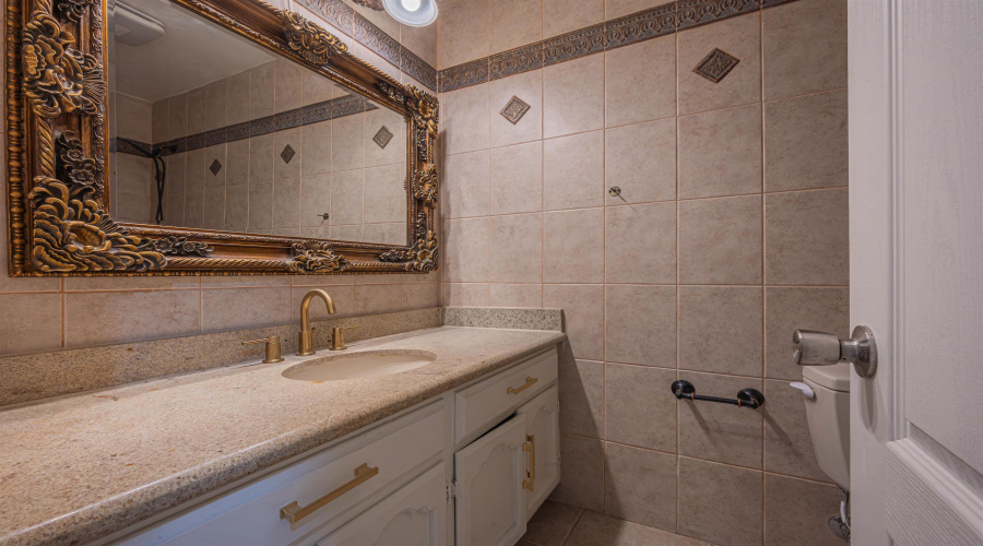226 Sunset Lp, Laredo, Texas 78046, 3 Bedrooms Bedrooms, 6 Rooms Rooms,3 BathroomsBathrooms,Residential,For Rent,226 Sunset Lp,20262097