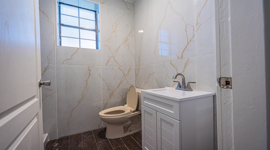 226 Sunset Lp, Laredo, Texas 78046, 3 Bedrooms Bedrooms, 6 Rooms Rooms,3 BathroomsBathrooms,Residential,For Rent,226 Sunset Lp,20262097