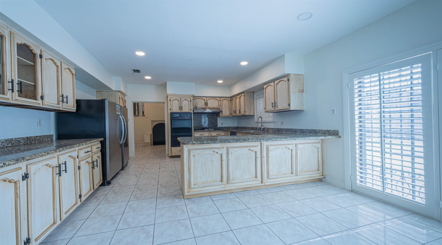 226 Sunset Lp, Laredo, Texas 78046, 3 Bedrooms Bedrooms, 6 Rooms Rooms,3 BathroomsBathrooms,Residential,For Rent,226 Sunset Lp,20262097