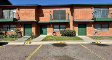 8915 McPherson Rd, Laredo, Texas 78045, 2 Bedrooms Bedrooms, 5 Rooms Rooms,2 BathroomsBathrooms,Residential,For Rent,8915 McPherson Rd,20262099