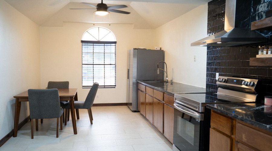 153 Biscayne Lp, Laredo, Texas 78045, 4 Bedrooms Bedrooms, 7 Rooms Rooms,3 BathroomsBathrooms,Residential,For Sale,153 Biscayne Lp,20262100