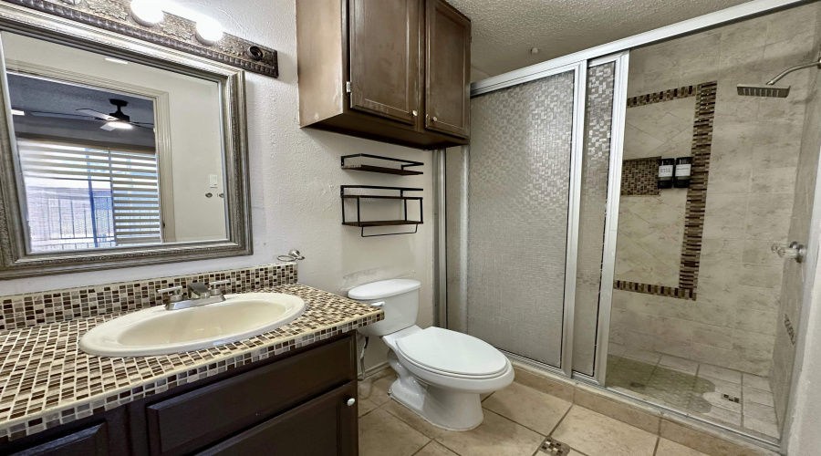 8915 McPherson Rd, Laredo, Texas 78041, 2 Bedrooms Bedrooms, 2 Rooms Rooms,2 BathroomsBathrooms,Residential,For Sale,8915 McPherson Rd,20262102
