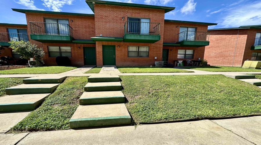 8915 McPherson Rd, Laredo, Texas 78041, 2 Bedrooms Bedrooms, 2 Rooms Rooms,2 BathroomsBathrooms,Residential,For Sale,8915 McPherson Rd,20262102