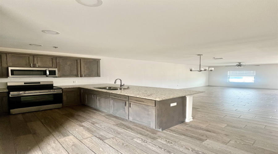 7615 Laguna Del Mar Ct, Laredo, Texas 78045, 2 Bedrooms Bedrooms, 5 Rooms Rooms,2 BathroomsBathrooms,Residential,For Rent,7615 Laguna Del Mar Ct,20262106