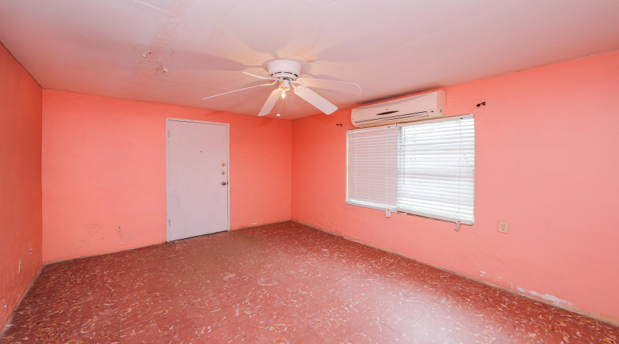 2305 San Jorge Ave, Laredo, Texas 78040, 2 Bedrooms Bedrooms, 4 Rooms Rooms,1 BathroomBathrooms,Residential,For Sale,2305 San Jorge Ave,20262107