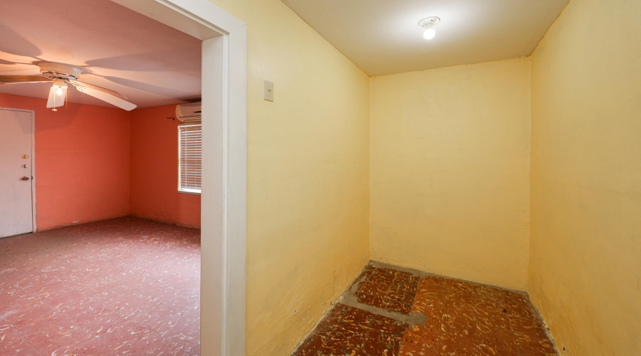 2305 San Jorge Ave, Laredo, Texas 78040, 2 Bedrooms Bedrooms, 4 Rooms Rooms,1 BathroomBathrooms,Residential,For Sale,2305 San Jorge Ave,20262107