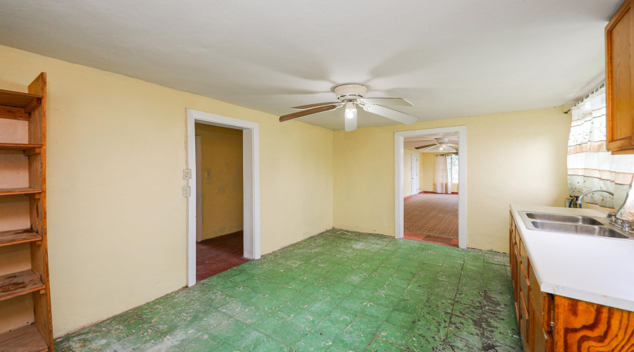 2305 San Jorge Ave, Laredo, Texas 78040, 2 Bedrooms Bedrooms, 4 Rooms Rooms,1 BathroomBathrooms,Residential,For Sale,2305 San Jorge Ave,20262107