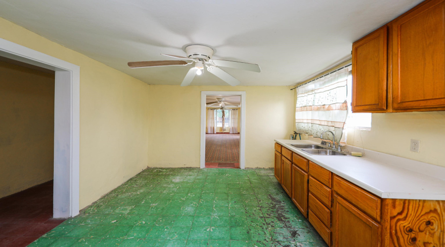 2305 San Jorge Ave, Laredo, Texas 78040, 2 Bedrooms Bedrooms, 4 Rooms Rooms,1 BathroomBathrooms,Residential,For Sale,2305 San Jorge Ave,20262107