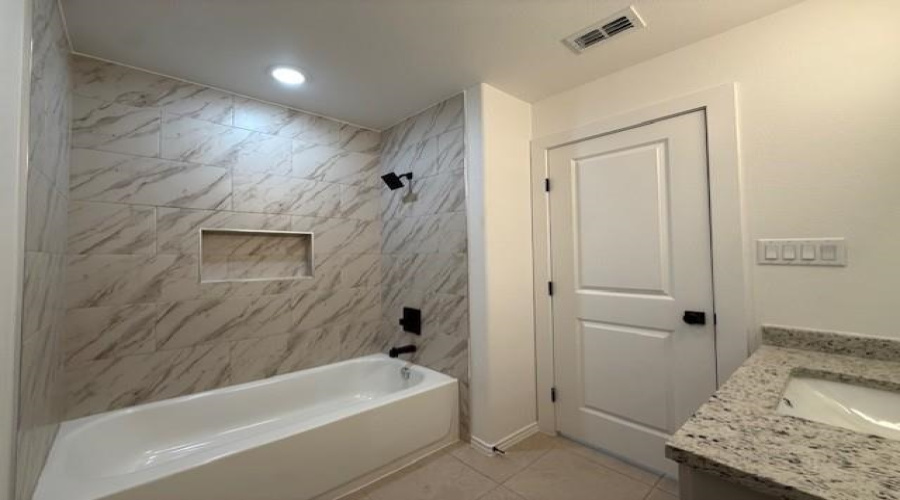 3510 Pascual De Leon Rd, Laredo, Texas 78046-0000, 3 Bedrooms Bedrooms, 5 Rooms Rooms,2 BathroomsBathrooms,Residential,For Rent,3510 Pascual De Leon Rd,20262109