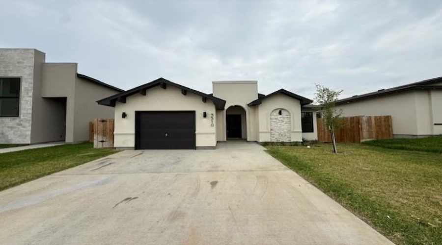 3510 Pascual De Leon Rd, Laredo, Texas 78046-0000, 3 Bedrooms Bedrooms, 5 Rooms Rooms,2 BathroomsBathrooms,Residential,For Rent,3510 Pascual De Leon Rd,20262109