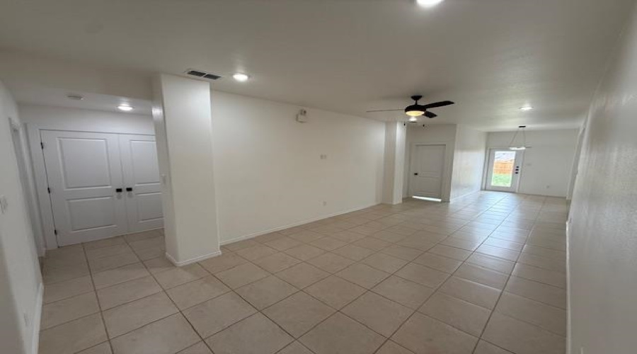 3510 Pascual De Leon Rd, Laredo, Texas 78046-0000, 3 Bedrooms Bedrooms, 5 Rooms Rooms,2 BathroomsBathrooms,Residential,For Rent,3510 Pascual De Leon Rd,20262109
