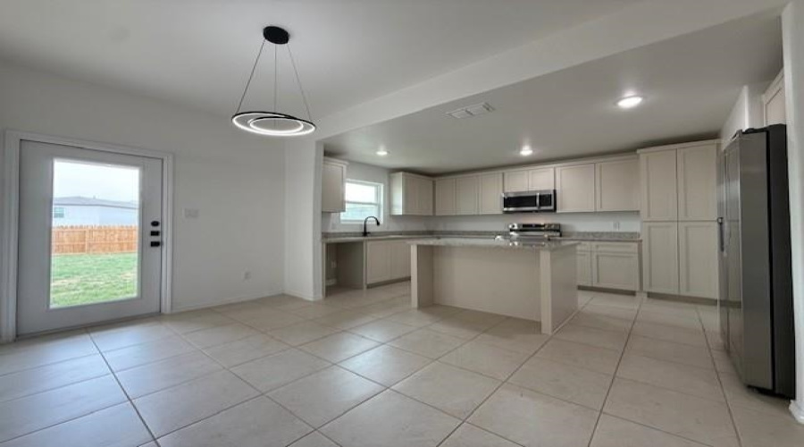 3510 Pascual De Leon Rd, Laredo, Texas 78046-0000, 3 Bedrooms Bedrooms, 5 Rooms Rooms,2 BathroomsBathrooms,Residential,For Rent,3510 Pascual De Leon Rd,20262109