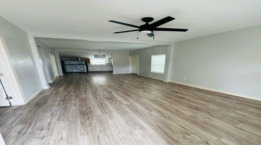 1317 Santa Maria Ave, Laredo, Texas 78040, 2 Bedrooms Bedrooms, 4 Rooms Rooms,1 BathroomBathrooms,Residential,For Rent,1317 Santa Maria Ave,20262111