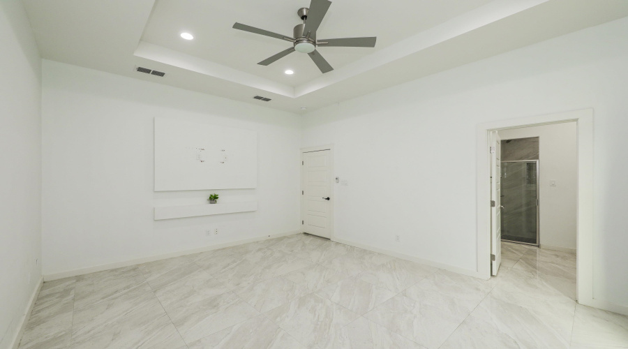 1705 Calvillo Dr., Laredo, Texas 78046, 3 Bedrooms Bedrooms, 6 Rooms Rooms,2 BathroomsBathrooms,Residential,For Sale,1705 Calvillo Dr.,20262112