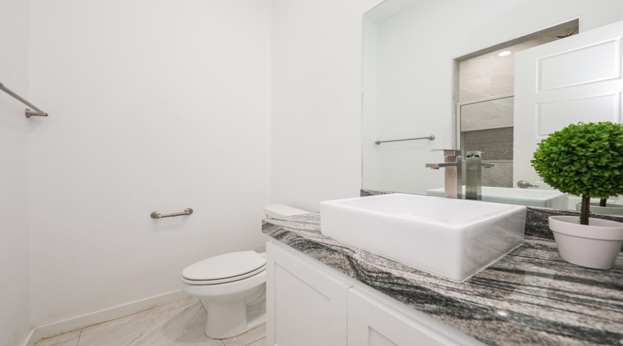 1705 Calvillo Dr., Laredo, Texas 78046, 3 Bedrooms Bedrooms, 6 Rooms Rooms,2 BathroomsBathrooms,Residential,For Sale,1705 Calvillo Dr.,20262112