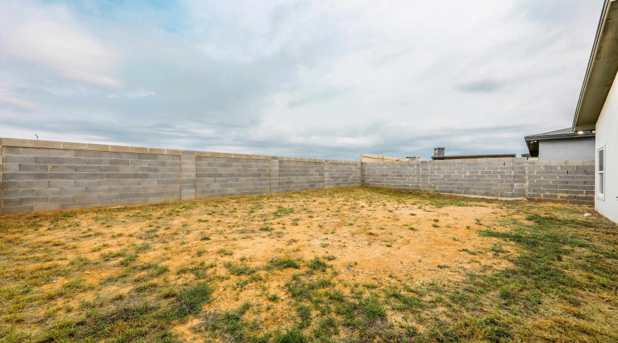 1705 Calvillo Dr., Laredo, Texas 78046, 3 Bedrooms Bedrooms, 6 Rooms Rooms,2 BathroomsBathrooms,Residential,For Sale,1705 Calvillo Dr.,20262112