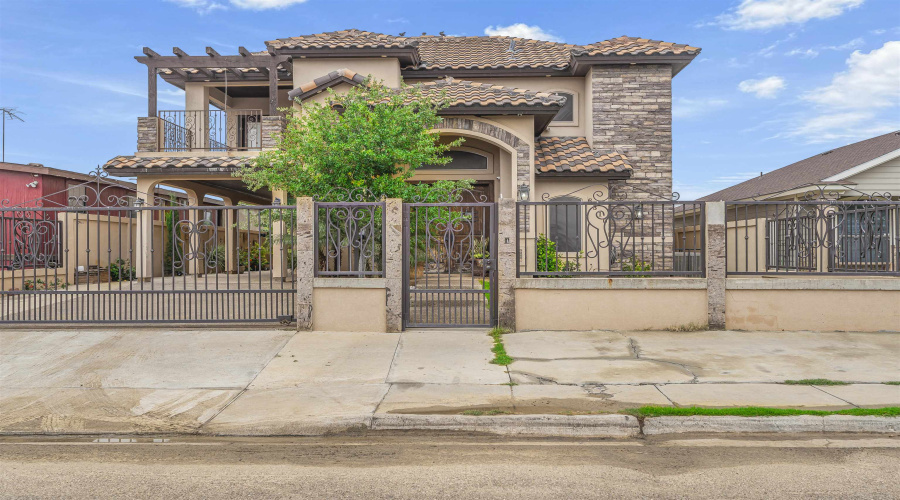 6310 Aloe Vera Dr, LAREDO, Texas 78043-6525, 4 Bedrooms Bedrooms, 8 Rooms Rooms,3 BathroomsBathrooms,Residential,For Sale,6310 Aloe Vera Dr,20262113
