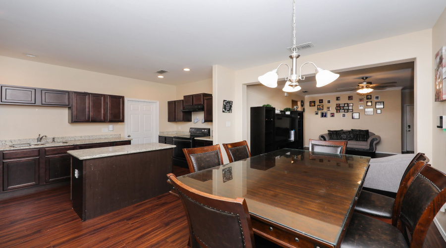 5815 St. Joan of Arc Lp., LAREDO, Texas 78046, 4 Bedrooms Bedrooms, 5 Rooms Rooms,2 BathroomsBathrooms,Residential,For Sale,5815 St. Joan of Arc Lp.,20262114