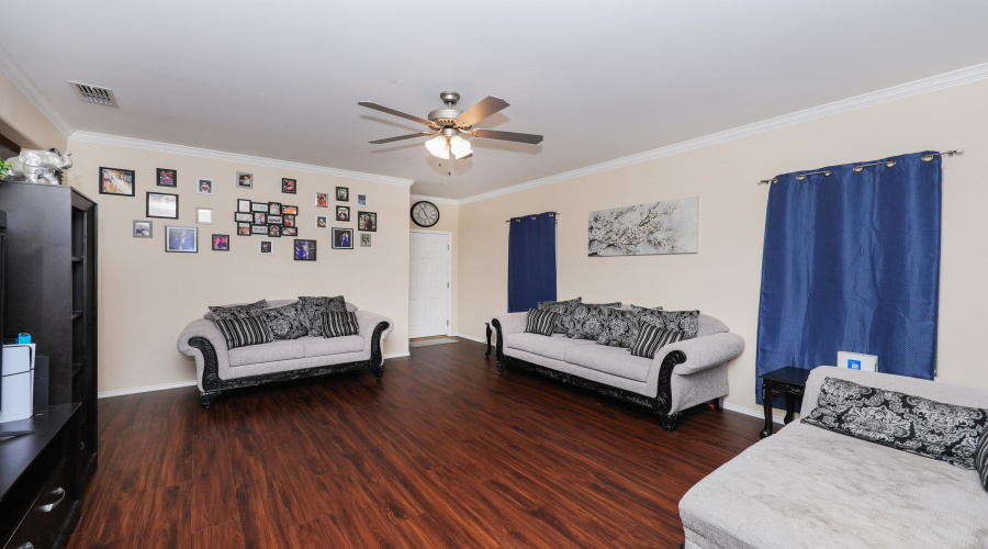 5815 St. Joan of Arc Lp., LAREDO, Texas 78046, 4 Bedrooms Bedrooms, 5 Rooms Rooms,2 BathroomsBathrooms,Residential,For Sale,5815 St. Joan of Arc Lp.,20262114