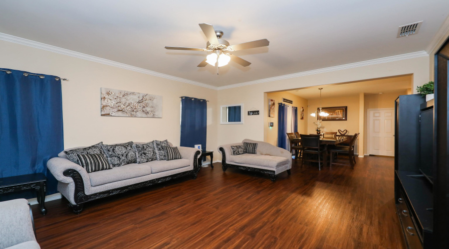 5815 St. Joan of Arc Lp., LAREDO, Texas 78046, 4 Bedrooms Bedrooms, 5 Rooms Rooms,2 BathroomsBathrooms,Residential,For Sale,5815 St. Joan of Arc Lp.,20262114