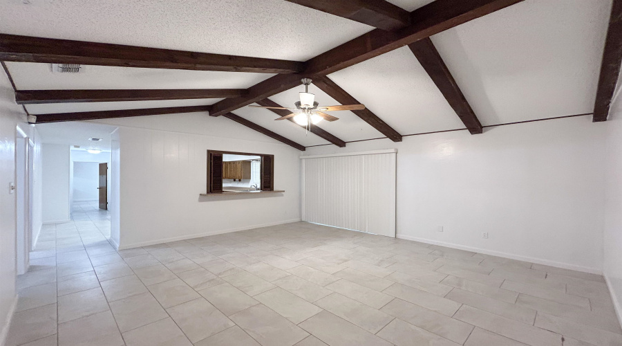 412 Longshadow Rd, Laredo, Texas 78041, 4 Bedrooms Bedrooms, 7 Rooms Rooms,3 BathroomsBathrooms,Residential,For Rent,412 Longshadow Rd,20262116