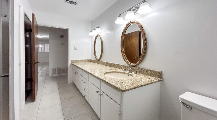 412 Longshadow Rd, Laredo, Texas 78041, 4 Bedrooms Bedrooms, 7 Rooms Rooms,3 BathroomsBathrooms,Residential,For Rent,412 Longshadow Rd,20262116