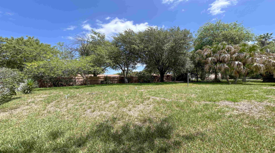 412 Longshadow Rd, Laredo, Texas 78041, 4 Bedrooms Bedrooms, 7 Rooms Rooms,3 BathroomsBathrooms,Residential,For Rent,412 Longshadow Rd,20262116