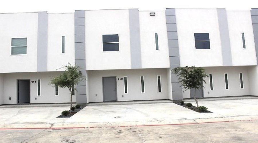1011 Emerald Valley Dr., Laredo, Texas 78043, 3 Bedrooms Bedrooms, 6 Rooms Rooms,2 BathroomsBathrooms,Residential,For Rent,1011 Emerald Valley Dr.,20262117