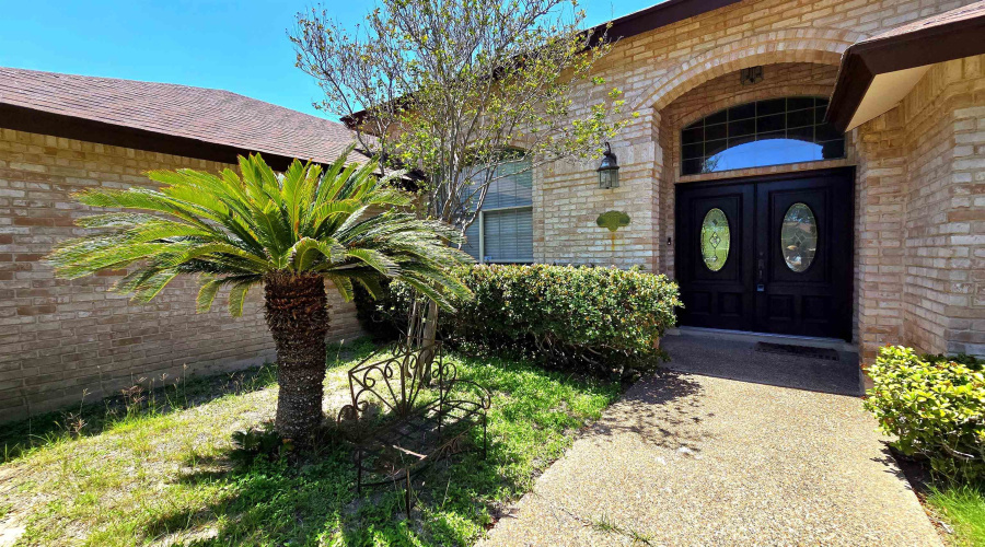 8101 Purtzer Dr, Laredo, Texas 78045, 4 Bedrooms Bedrooms, 4 Rooms Rooms,4 BathroomsBathrooms,Residential,For Sale,8101 Purtzer Dr,20262120