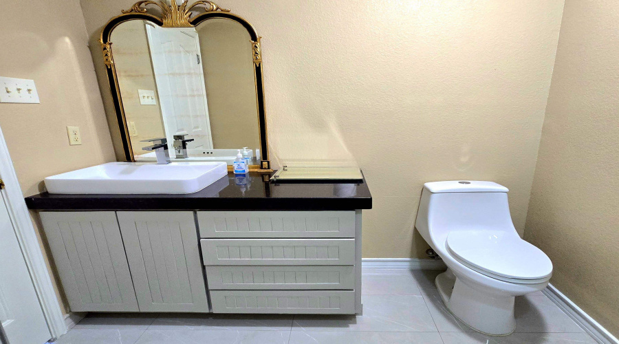 8101 Purtzer Dr, Laredo, Texas 78045, 4 Bedrooms Bedrooms, 4 Rooms Rooms,4 BathroomsBathrooms,Residential,For Sale,8101 Purtzer Dr,20262120