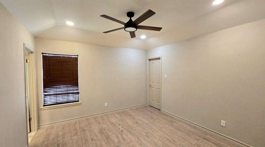 8101 Purtzer Dr, Laredo, Texas 78045, 4 Bedrooms Bedrooms, 4 Rooms Rooms,4 BathroomsBathrooms,Residential,For Sale,8101 Purtzer Dr,20262120