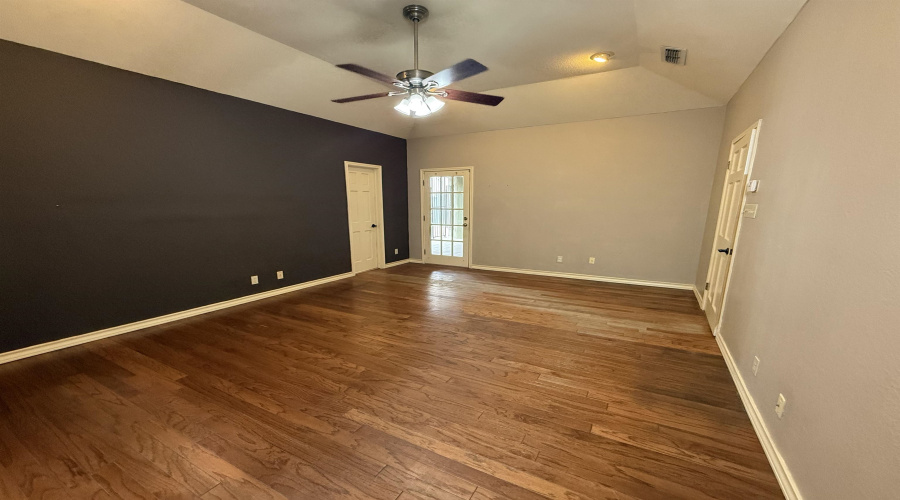 2602 Reynolds St, Laredo, Texas 78043, 3 Bedrooms Bedrooms, 10 Rooms Rooms,3 BathroomsBathrooms,Residential,For Sale,2602 Reynolds St,20262121