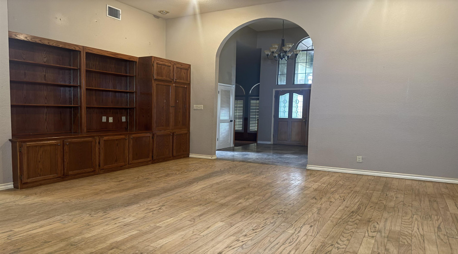 2602 Reynolds St, Laredo, Texas 78043, 3 Bedrooms Bedrooms, 10 Rooms Rooms,3 BathroomsBathrooms,Residential,For Sale,2602 Reynolds St,20262121