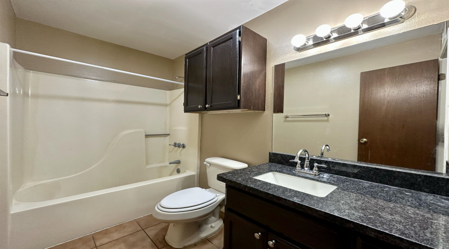 8915 McPherson Rd, Laredo, Texas 78041, 2 Bedrooms Bedrooms, 2 Rooms Rooms,2 BathroomsBathrooms,Residential,For Sale,8915 McPherson Rd,20262125