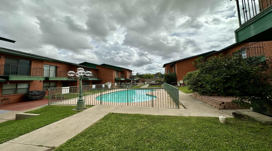 8915 McPherson Rd, Laredo, Texas 78041, 2 Bedrooms Bedrooms, 2 Rooms Rooms,2 BathroomsBathrooms,Residential,For Sale,8915 McPherson Rd,20262125