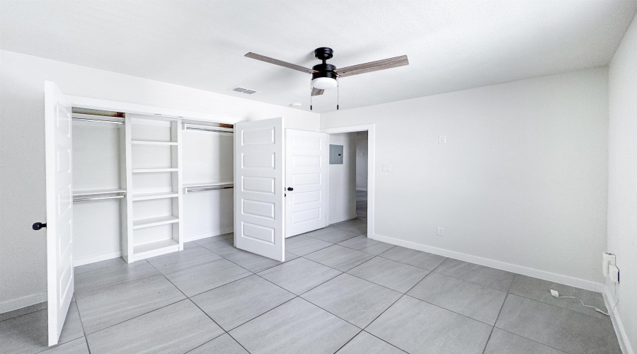 520 E Travis St, Laredo, Texas 78040, 2 Bedrooms Bedrooms, 3 Rooms Rooms,1 BathroomBathrooms,Residential,For Rent,520 E Travis St,20262127