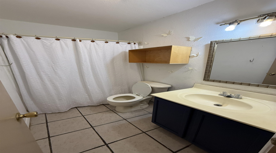 4902 Marcella Ave, Laredo, Texas 78041, 2 Bedrooms Bedrooms, 4 Rooms Rooms,1 BathroomBathrooms,Residential,For Sale,4902 Marcella Ave,20262129