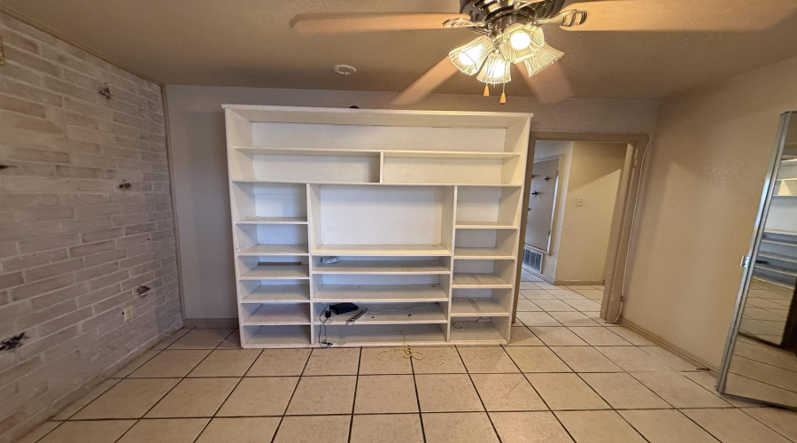 4902 Marcella Ave, Laredo, Texas 78041, 2 Bedrooms Bedrooms, 4 Rooms Rooms,1 BathroomBathrooms,Residential,For Sale,4902 Marcella Ave,20262129