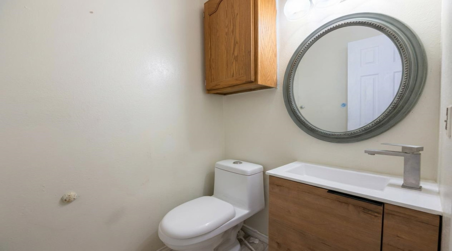 8710 McPherson Rd, Laredo, Texas 78045, 2 Bedrooms Bedrooms, 2 Rooms Rooms,2 BathroomsBathrooms,Residential,For Sale,8710 McPherson Rd,20262130