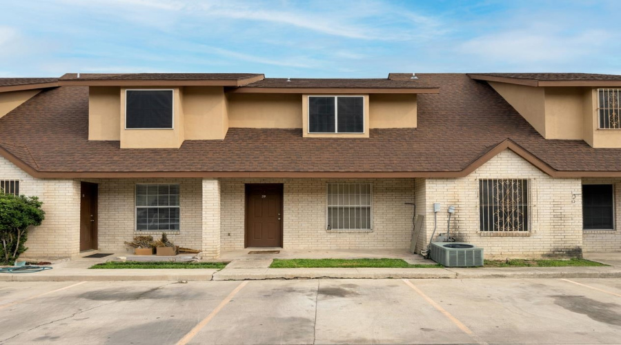 8710 McPherson Rd, Laredo, Texas 78045, 2 Bedrooms Bedrooms, 2 Rooms Rooms,2 BathroomsBathrooms,Residential,For Sale,8710 McPherson Rd,20262130