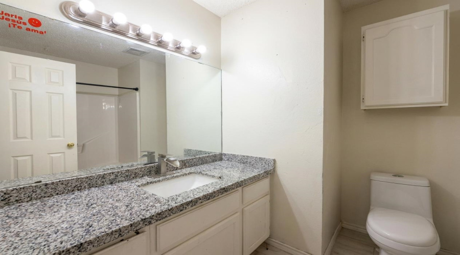 8710 McPherson Rd, Laredo, Texas 78045, 2 Bedrooms Bedrooms, 2 Rooms Rooms,2 BathroomsBathrooms,Residential,For Sale,8710 McPherson Rd,20262130