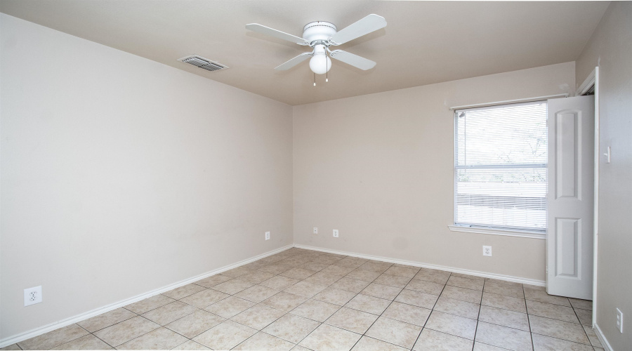 3115 Guerrero St, Laredo, Texas 78043, 2 Bedrooms Bedrooms, 3 Rooms Rooms,2 BathroomsBathrooms,Residential,For Rent,3115 Guerrero St,20261358