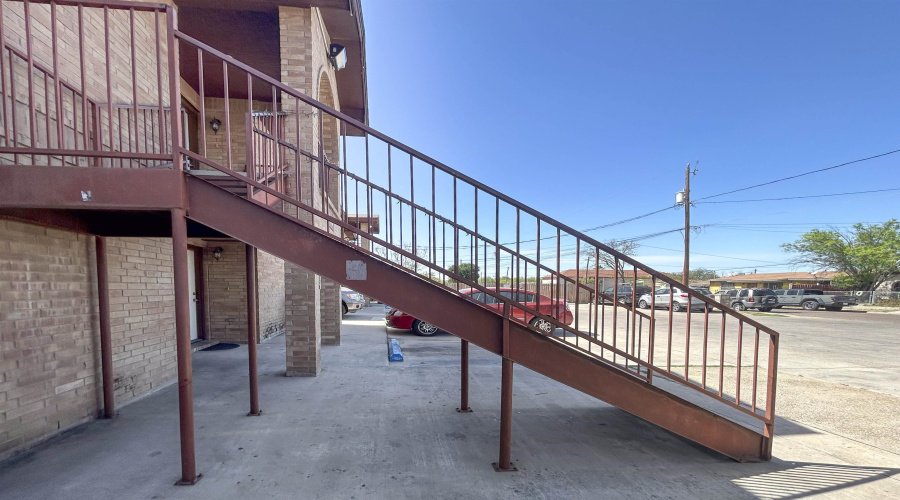 3115 Guerrero St, Laredo, Texas 78043, 2 Bedrooms Bedrooms, 3 Rooms Rooms,2 BathroomsBathrooms,Residential,For Rent,3115 Guerrero St,20261358