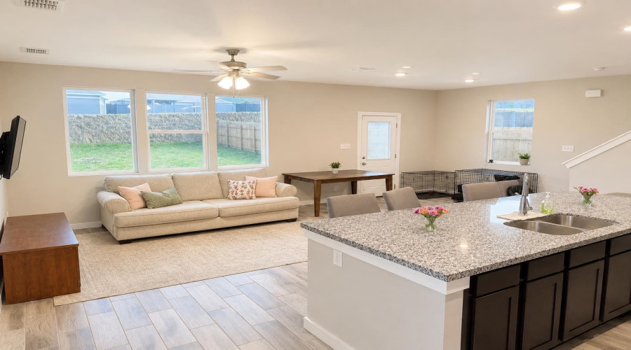 4207 Helena Dr., Laredo, Texas 78046, 4 Bedrooms Bedrooms, 5 Rooms Rooms,2 BathroomsBathrooms,Residential,For Sale,4207 Helena Dr.,20262132