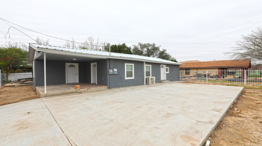 2004 Garza St, Laredo, Texas 78040, 3 Bedrooms Bedrooms, 5 Rooms Rooms,1 BathroomBathrooms,Residential,For Rent,2004 Garza St,20262133