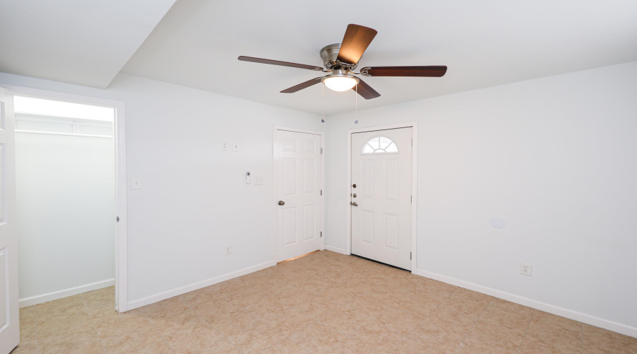 2004 Garza St, Laredo, Texas 78040, 3 Bedrooms Bedrooms, 5 Rooms Rooms,1 BathroomBathrooms,Residential,For Rent,2004 Garza St,20262133