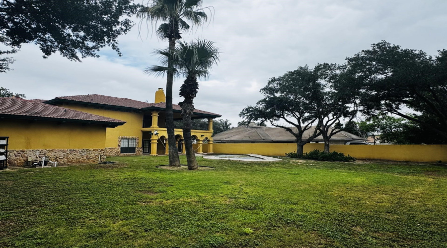 1307 Wingfoot Lp, Laredo, Texas 78045, 4 Bedrooms Bedrooms, 8 Rooms Rooms,3 BathroomsBathrooms,Residential,For Sale,1307 Wingfoot Lp,20262136