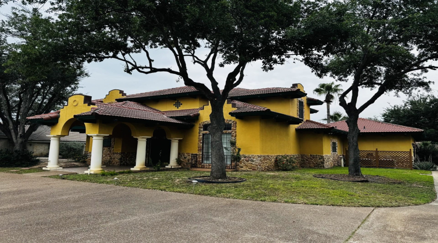 1307 Wingfoot Lp, Laredo, Texas 78045, 4 Bedrooms Bedrooms, 8 Rooms Rooms,3 BathroomsBathrooms,Residential,For Sale,1307 Wingfoot Lp,20262136